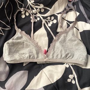 gray lace bra
